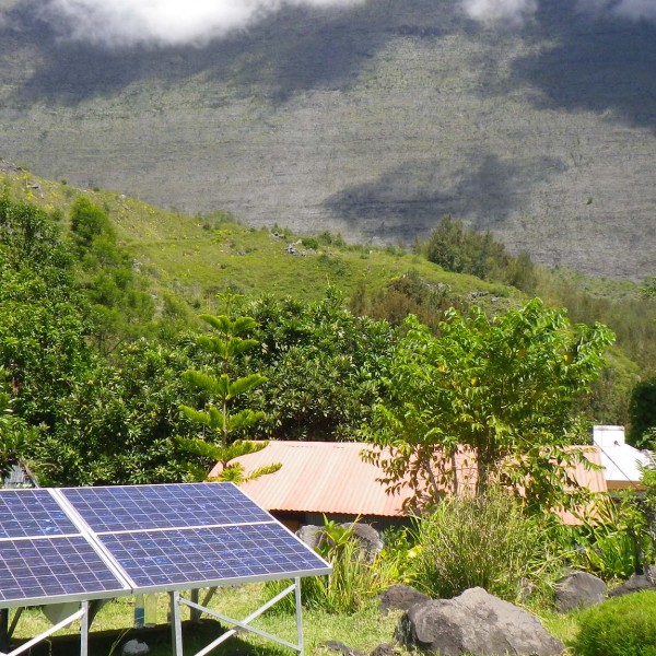 Photovoltaïque en site isolé pour l'alimentation électrique d'une maison - Mafate - Réunion
